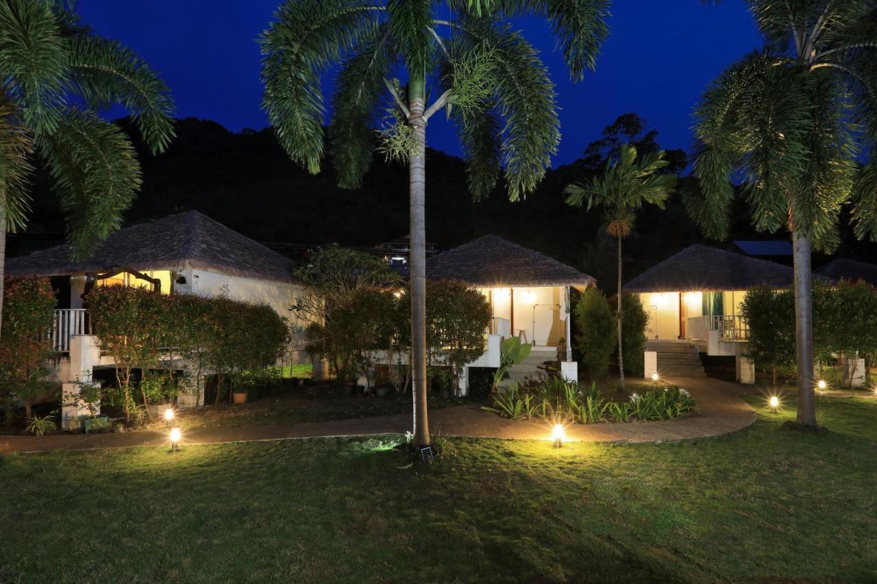 Daydream Villa Resort Phuket Bagian luar foto